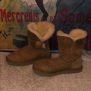 Uggs with buttons size 7